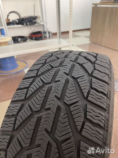 Tigar Winter 225/40 R18