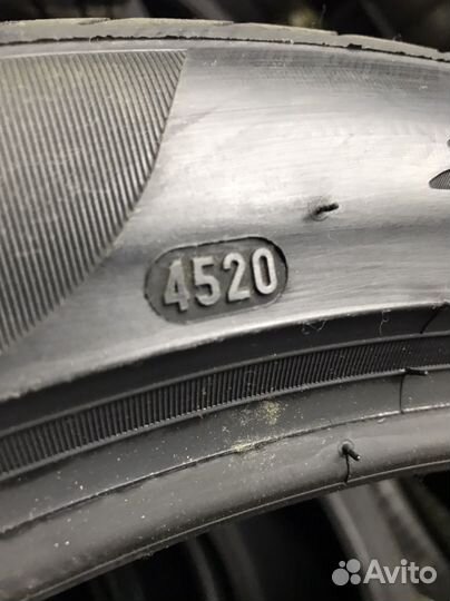 Pirelli Ice Zero 2 245/40 R18