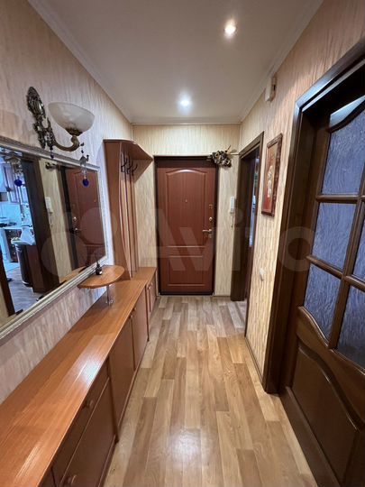 3-к. квартира, 63 м², 1/9 эт.