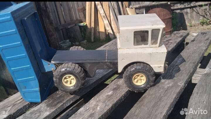 Игрушка машинка времен СССР