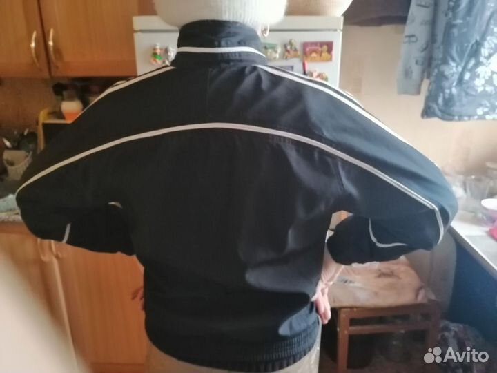 Спортивная куртка adidas