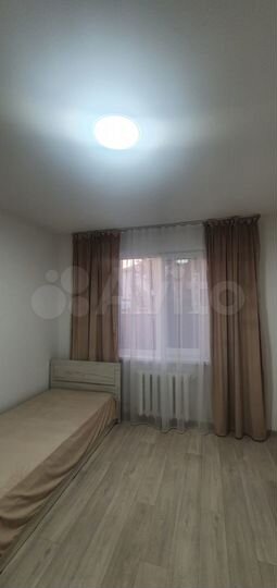 Комната 15 м² в 5-к., 1/3 эт.
