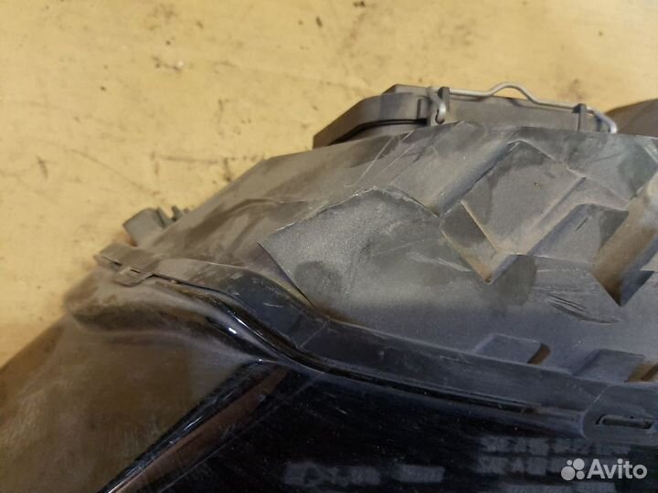 Фара левая передняя Audi Q5 2010