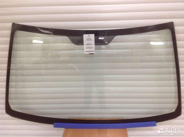Заднее стекло на Форд Фокус 2 (Унивеpсал)