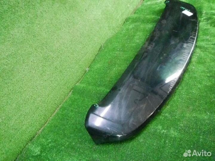 Спойлер крышки багажника Toyota Land Cruiser 200