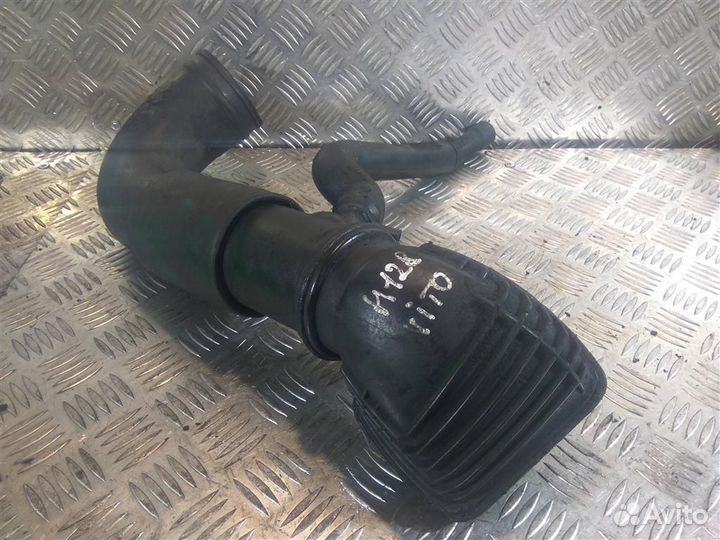 Патрубок воздушный (Резиновый) Мерседес Vito Via