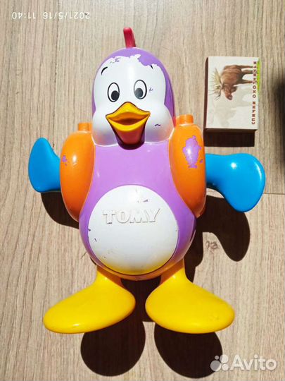 Игрушка для ванной Tomy Плескающийся пингвин (то27