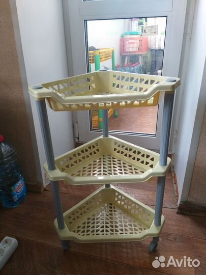 Этажерка на колесиках новая
