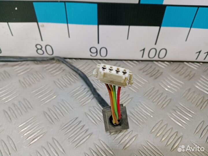 Б/У Моторчик стеклоочистителя передний Merc#003