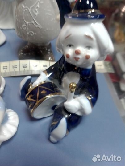 Фигурки и статуэтки фарфоровые