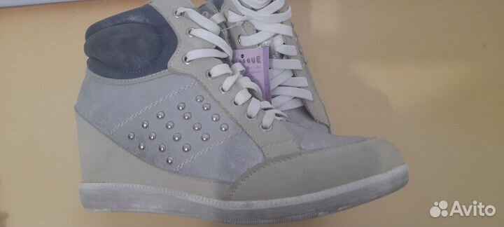 Новые Ботинки женские на танкетке