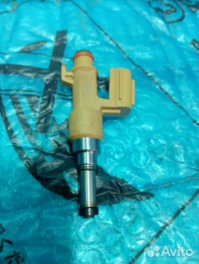 Форсунка топливная Toyota Land Cruiser 200 URJ202