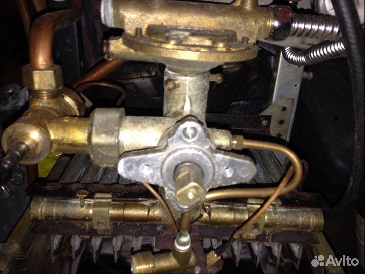 Водяной, газовый узел, газовый клапан Нева 3212