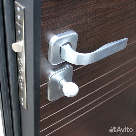 Входная дверь 