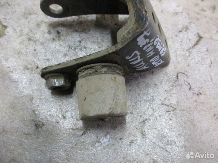 Кронштейн кпп задний Toyota Auris (E15) 2006-2012