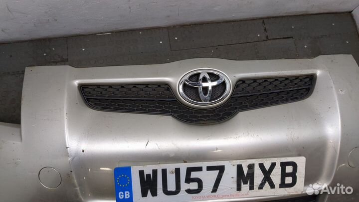 Бампер Toyota Auris E15, 2008