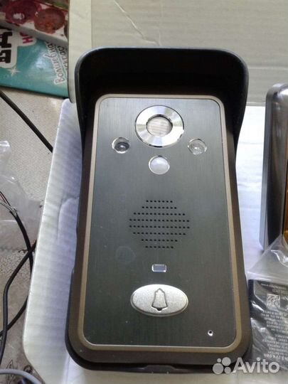 Видео домофон с переносной трубкой