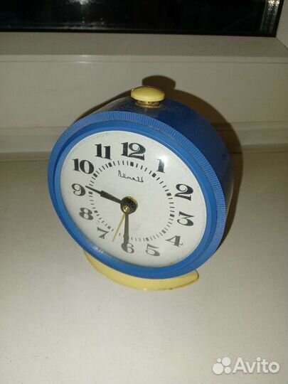 Часы-будильник механические