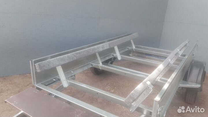 Легковой прицеп для лодки и грузов