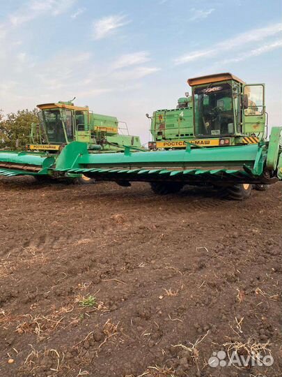 Сельхозтехника комбайн