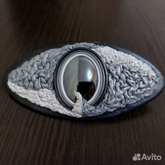 Заколка,ручная работа.Кожа,гематит
