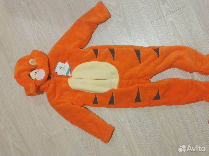 Продам новый комбинезон 