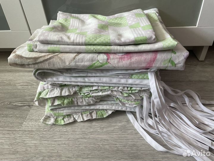 Бортики и детское постельное белье