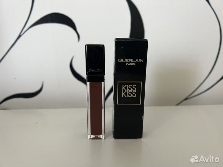 Блеск для губ Guerlain KissKiss