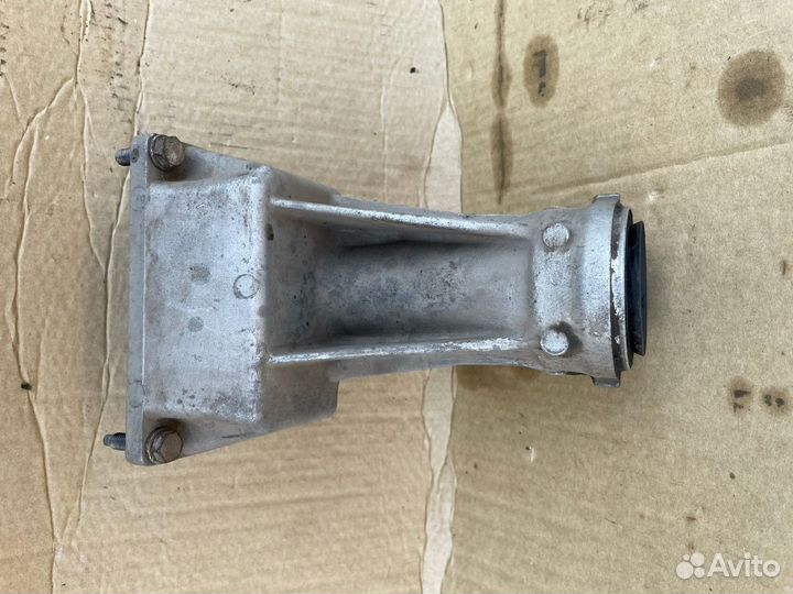 Кронштейн промежуточного вала BMW N55B30 X5 E70 LC