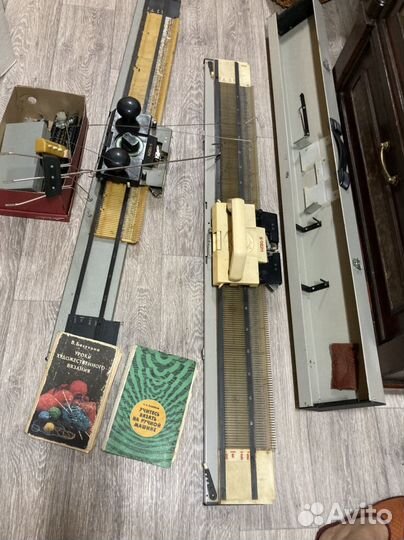 Вязальная машина нева 5 с комплектом запчастей