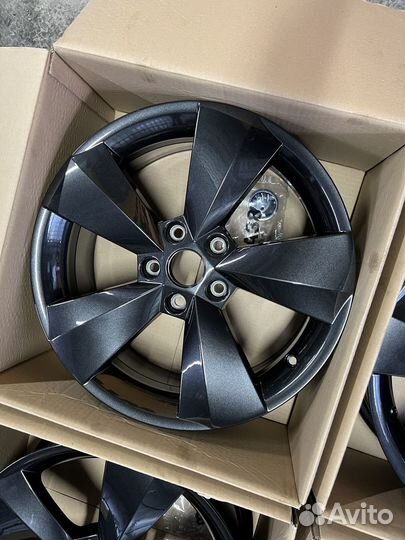 Новые Оригинал Литые диски Skoda 5x112 R17