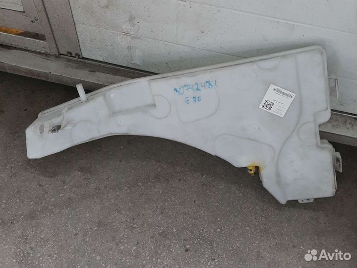 Бачок амывателя лоб стекла