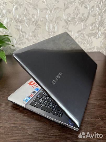 Игровой ноутбук Samsung