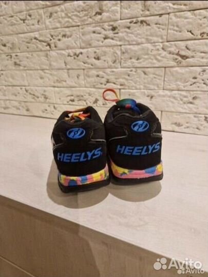 Кроссовки heelys (на роликах)