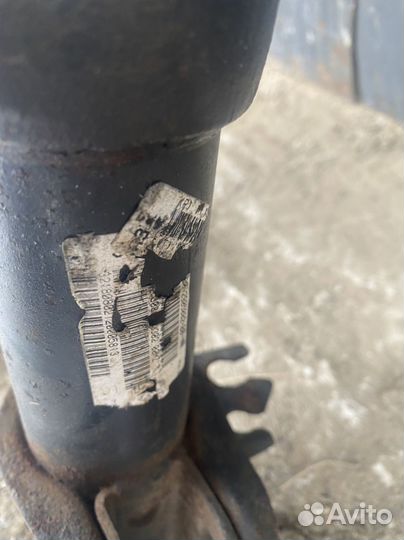 Стойки в сборе передние на LADA kalina 1