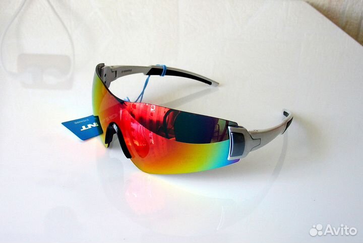 Продаю новые фирменные солнцезащитные очки Giant