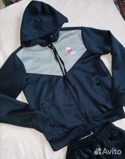 Костюм споптивный 9-10лет