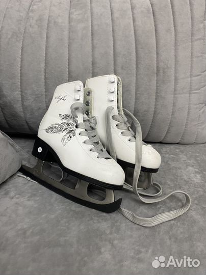 Коньки фигурные детские 30 размер