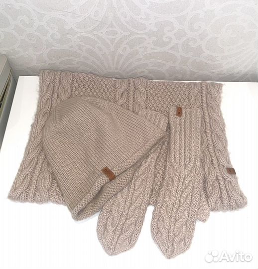 Комплект: шарф, шапка и варежки