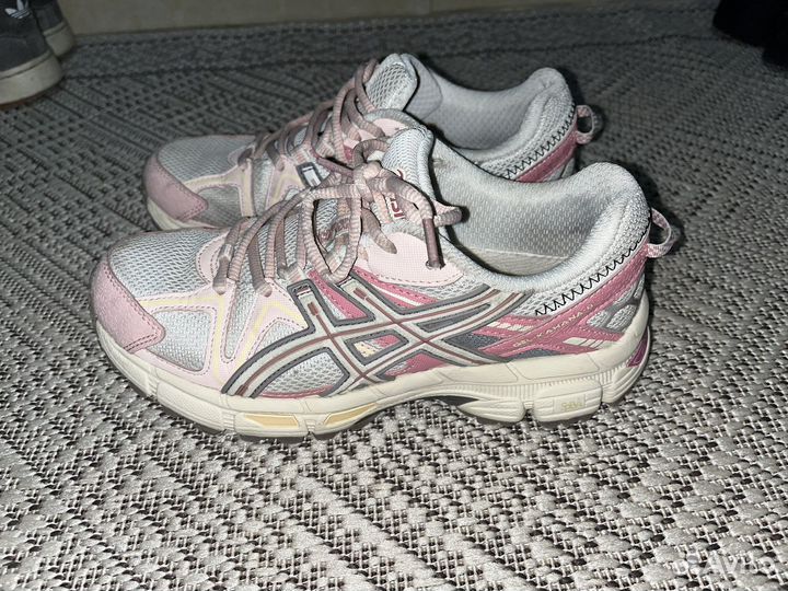 Кроссовки asics розовые