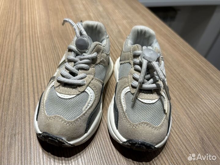 Кроссовки детские 23