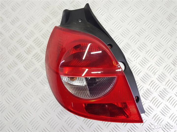 Фонарь задний левый Renault Clio