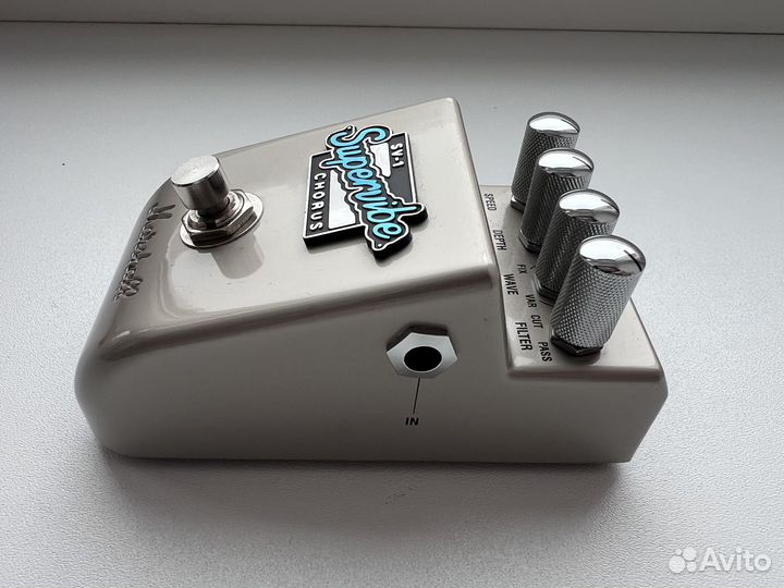 Гитарная педаль Marshall SV-1 Supervibe Chorus