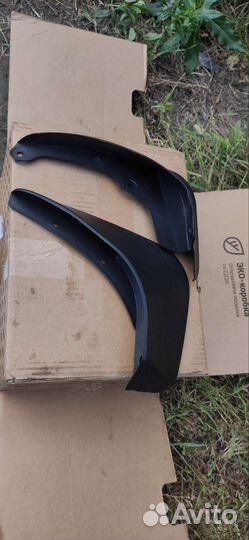 Брызговики toyota yaris