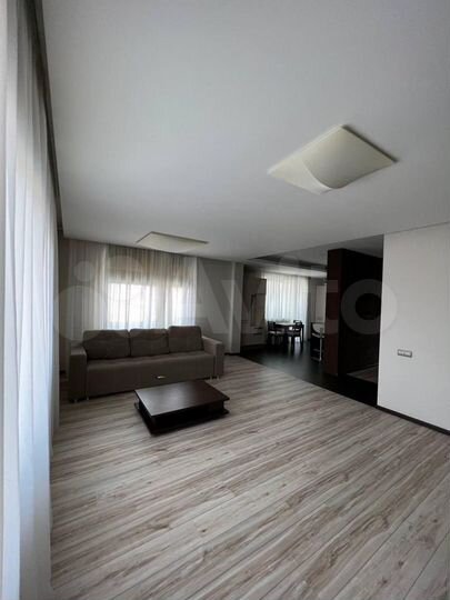 2-к. квартира, 82 м², 9/10 эт.