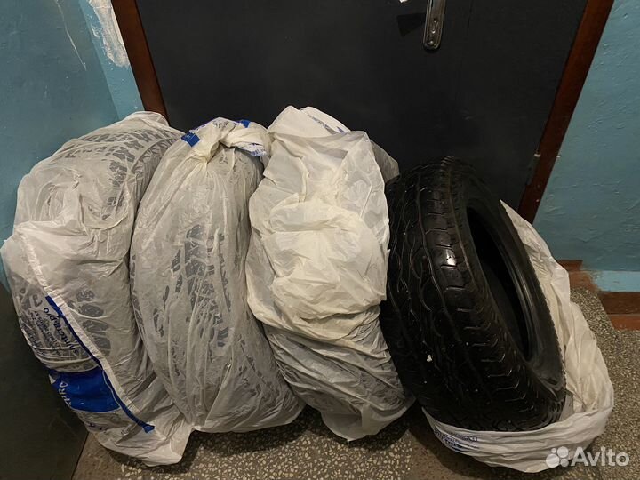 Kumho Road Venture AT61 26.5/65 R17