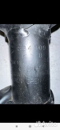 Стойки передние,амортизаторы на Мит Каризма 2003 г