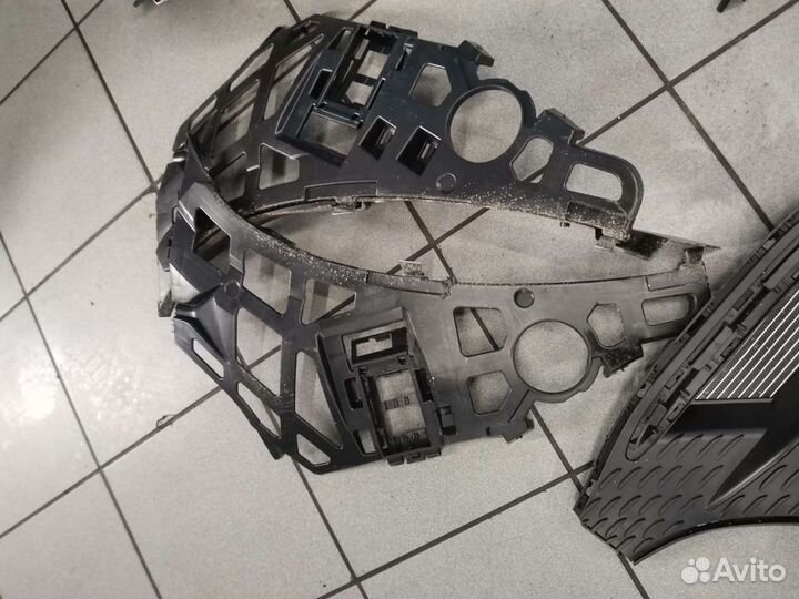 Mercedes Gls x167 6.3 amg решетка бампера накладка