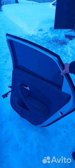 Дверь задняя правая на volkswagen polo седан