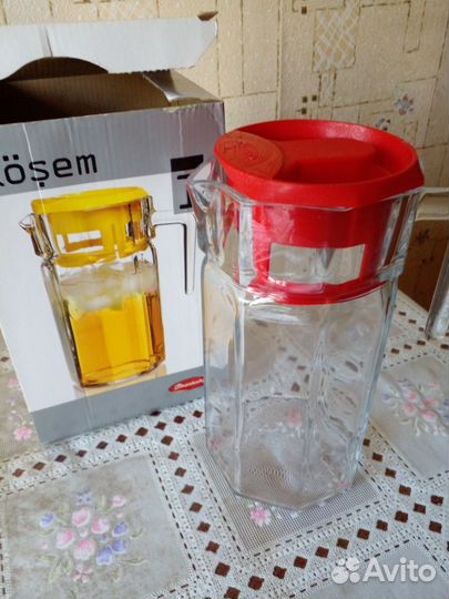 Кувшин для сока воды из стекла с крышкой